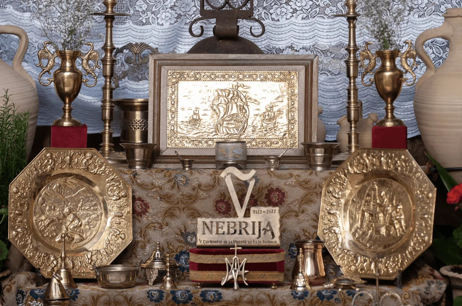 Photo 4: Decorative metals. Author: Andrés Zambrano Source.