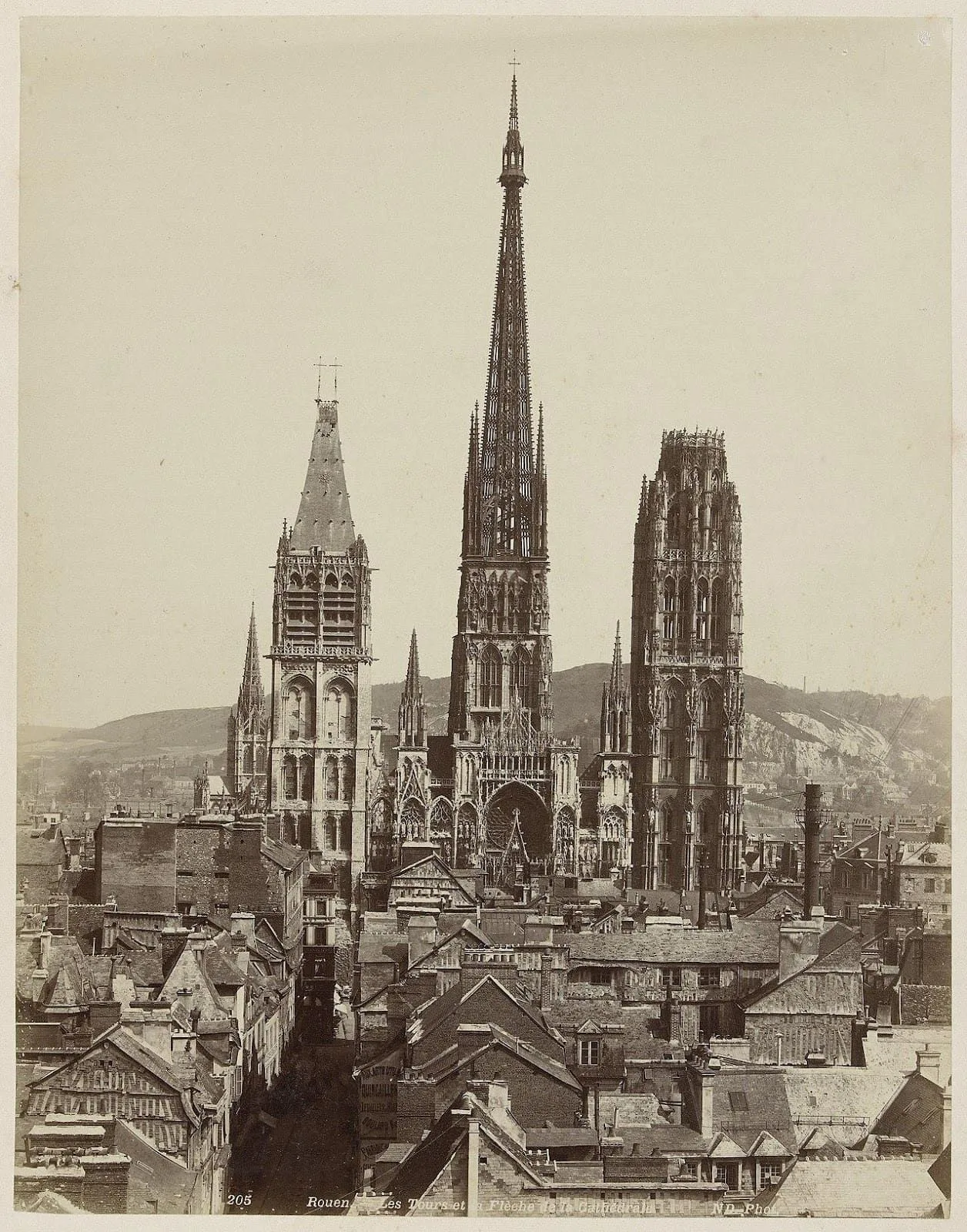 Black and white photo of a city

Automatically generated description