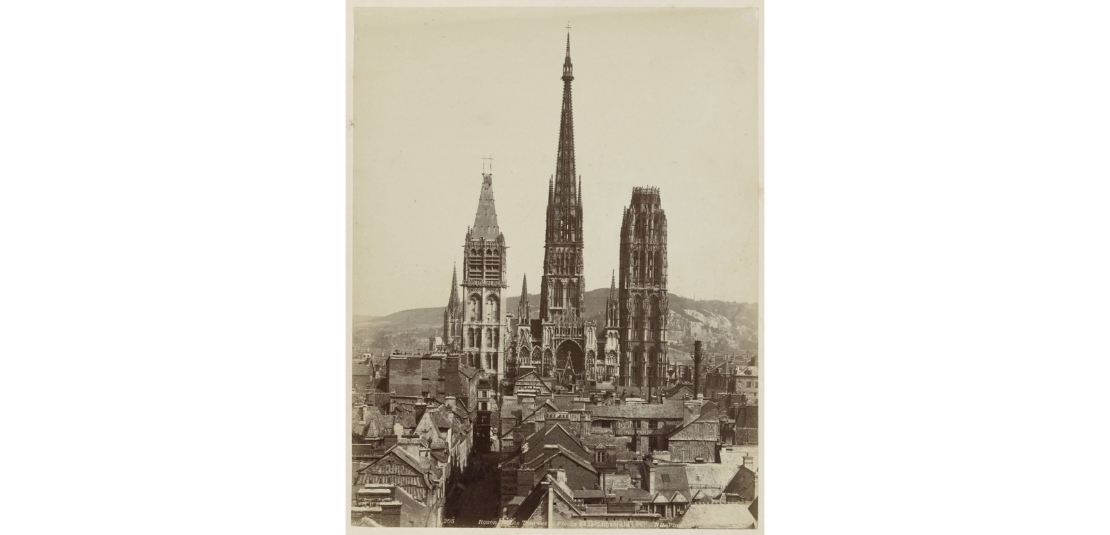 Por fin ardió la aguja de Rouen